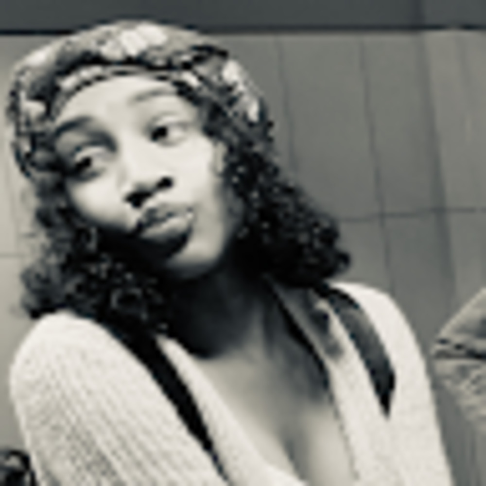 Meet your Posher, Eva